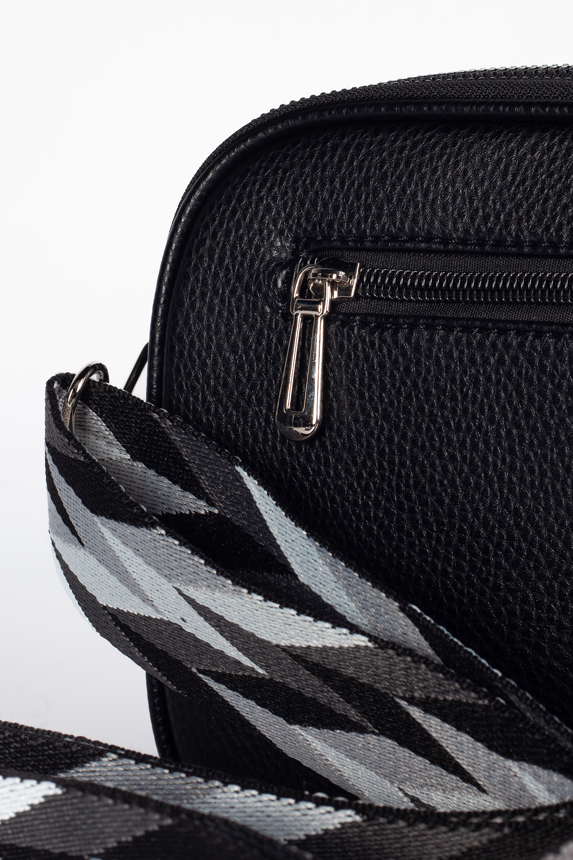 Schultertasche FLORA&CO H6915-NOIR