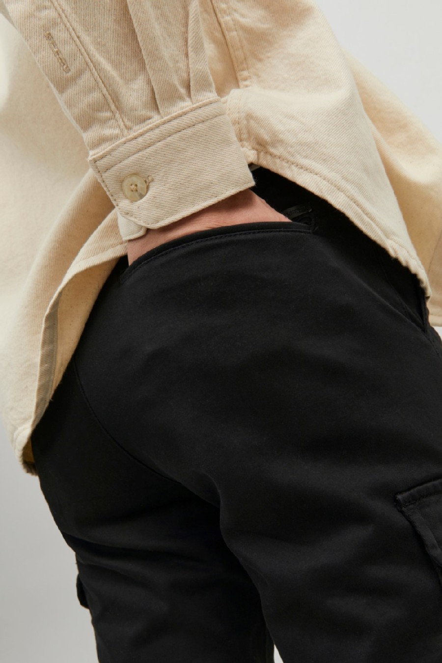 Cargo püksid JACK & JONES 12224001-Black