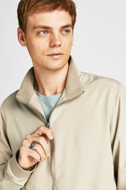 Tuulejope JACK & JONES 12204277-Crockery