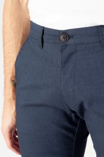 Casual trousers CROSS JEANS E120-046