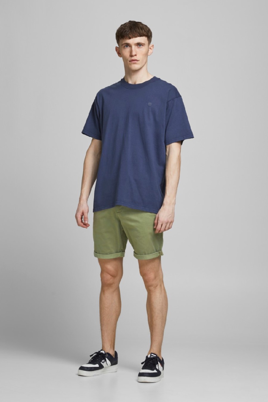 Kangasshortsit JACK & JONES 12165604-Deep-Lichen-Gr