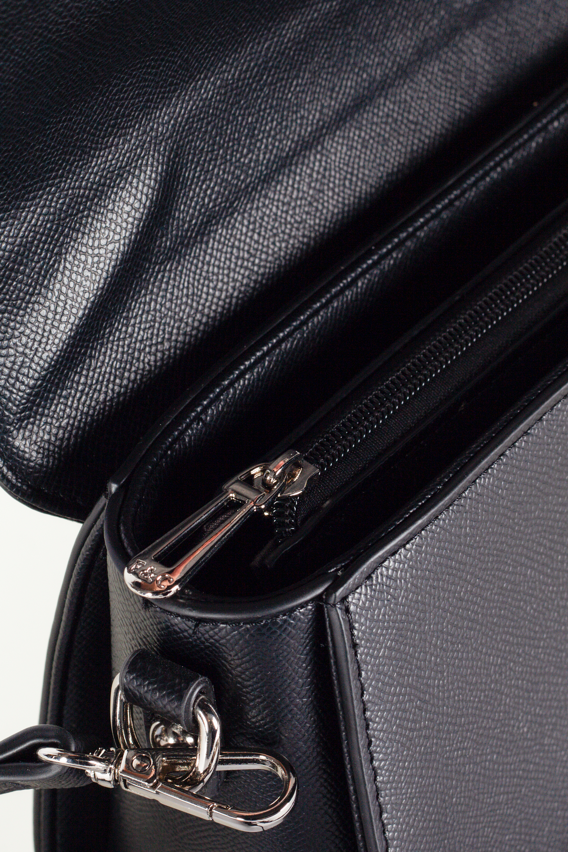 Rankinė FLORA&CO F8580-NOIR