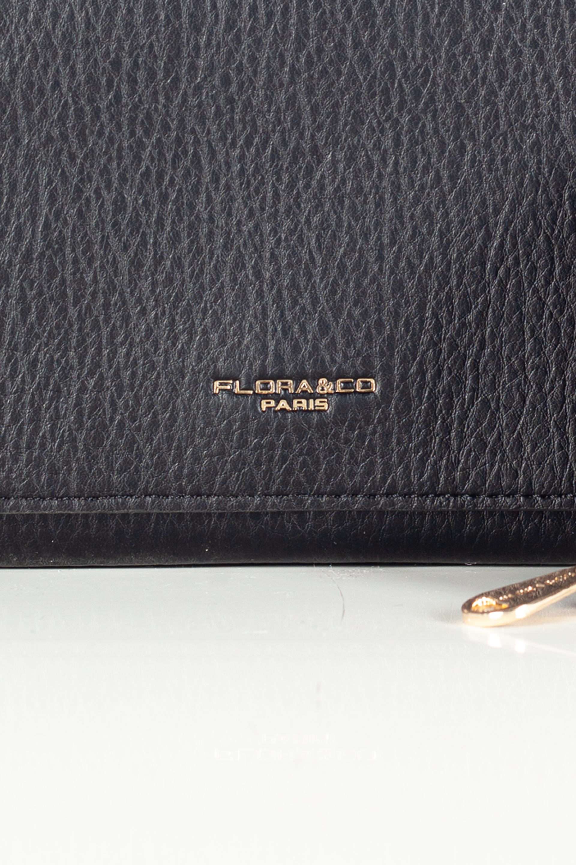 Rankinė per petį FLORA&CO F5008-NOIR