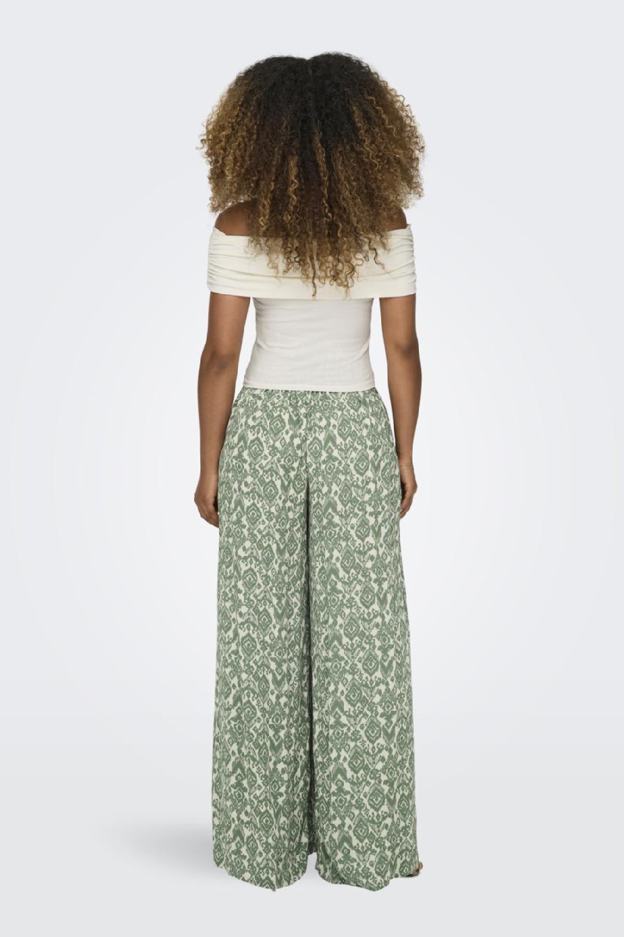 Tops ONLY 15338616-Cloud-Dancer