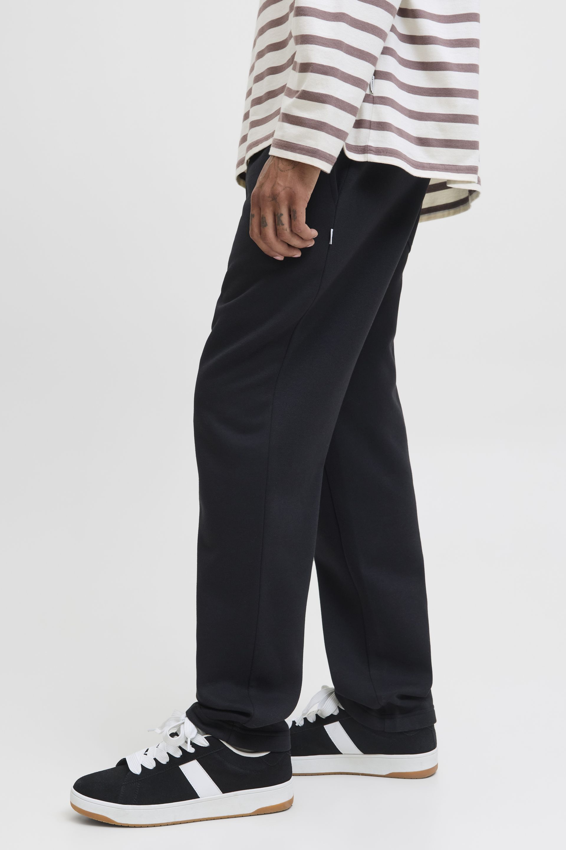 Спортивные штаны JACK & JONES 12279134-Black