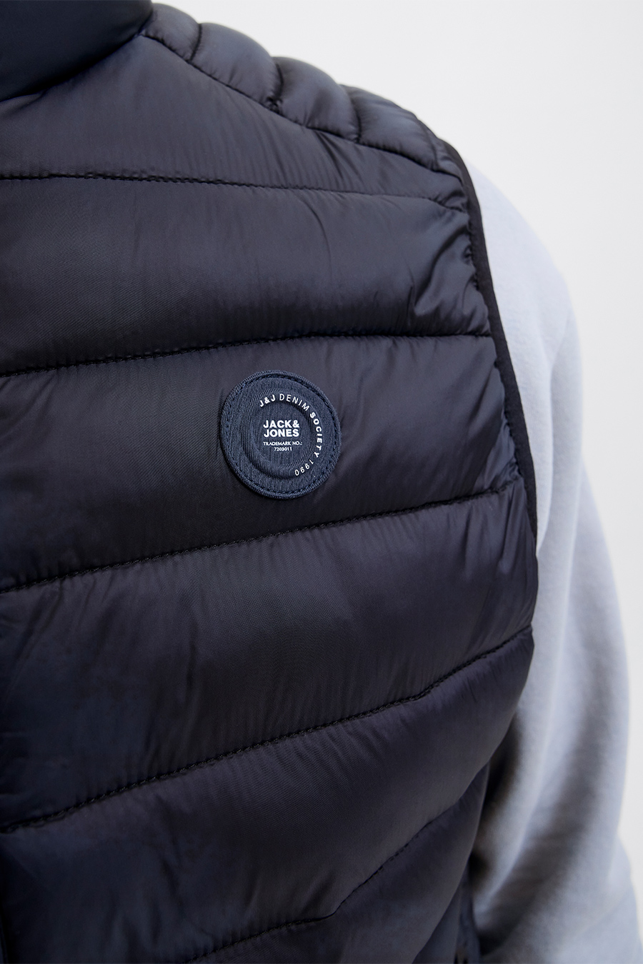 Жилет JACK & JONES 12280973-Black