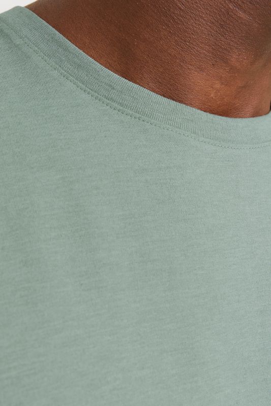 Футболкa JACK & JONES 12245087-Iceberg-Green